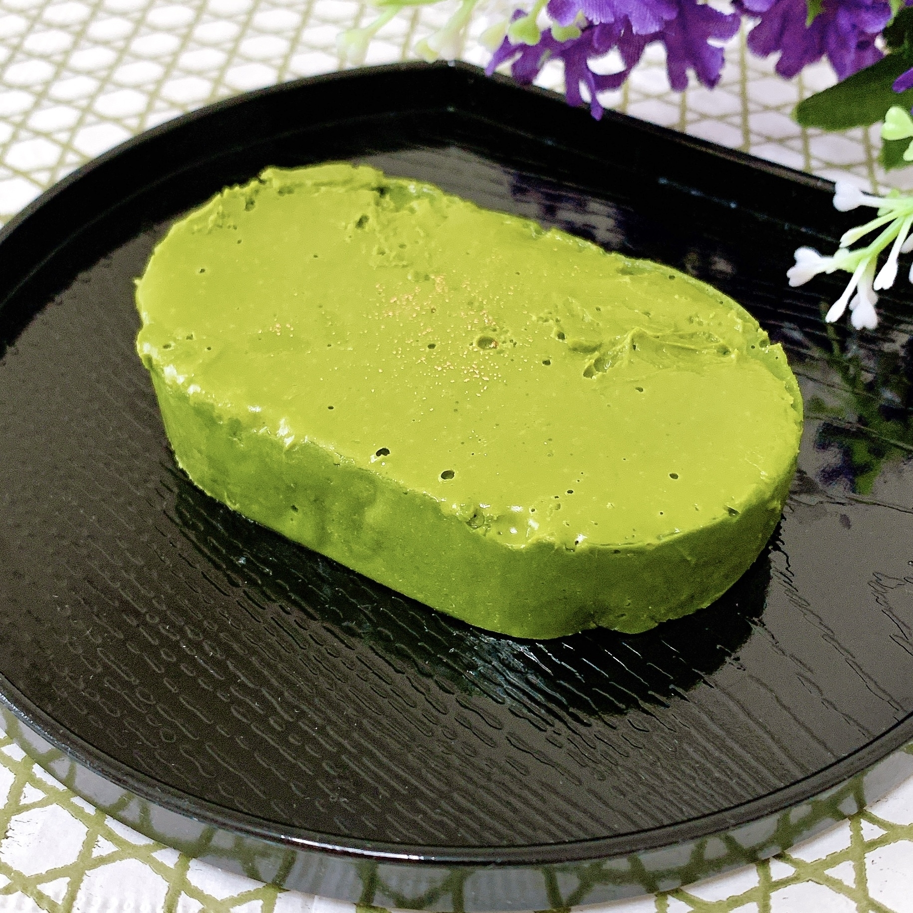 FamilyMart（ファミリーマート）のおすすめのスイーツ「濃い宇治抹茶のテリーヌ」