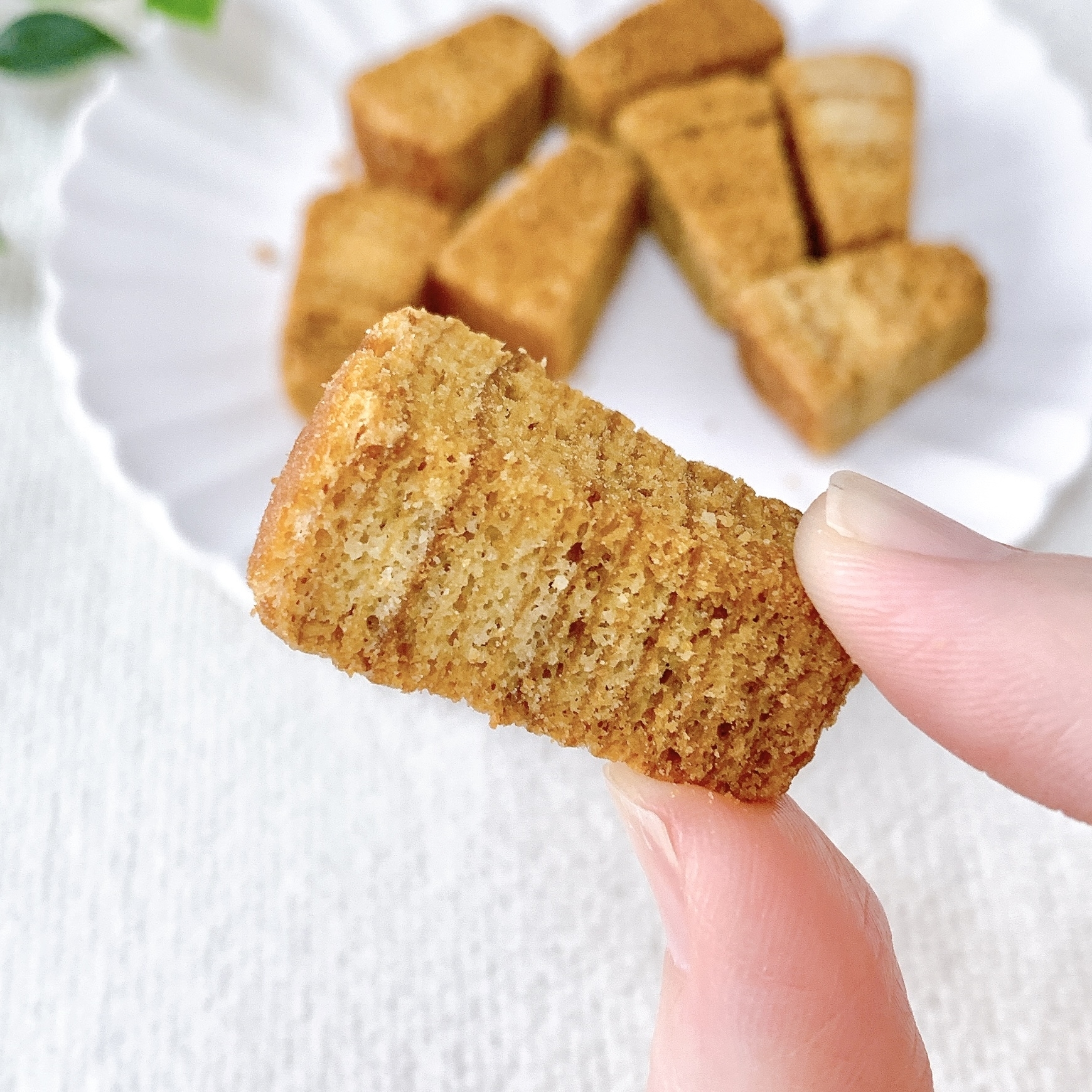 無印良品のおすすめのお菓子「バナナバウムのひとくちラスク」