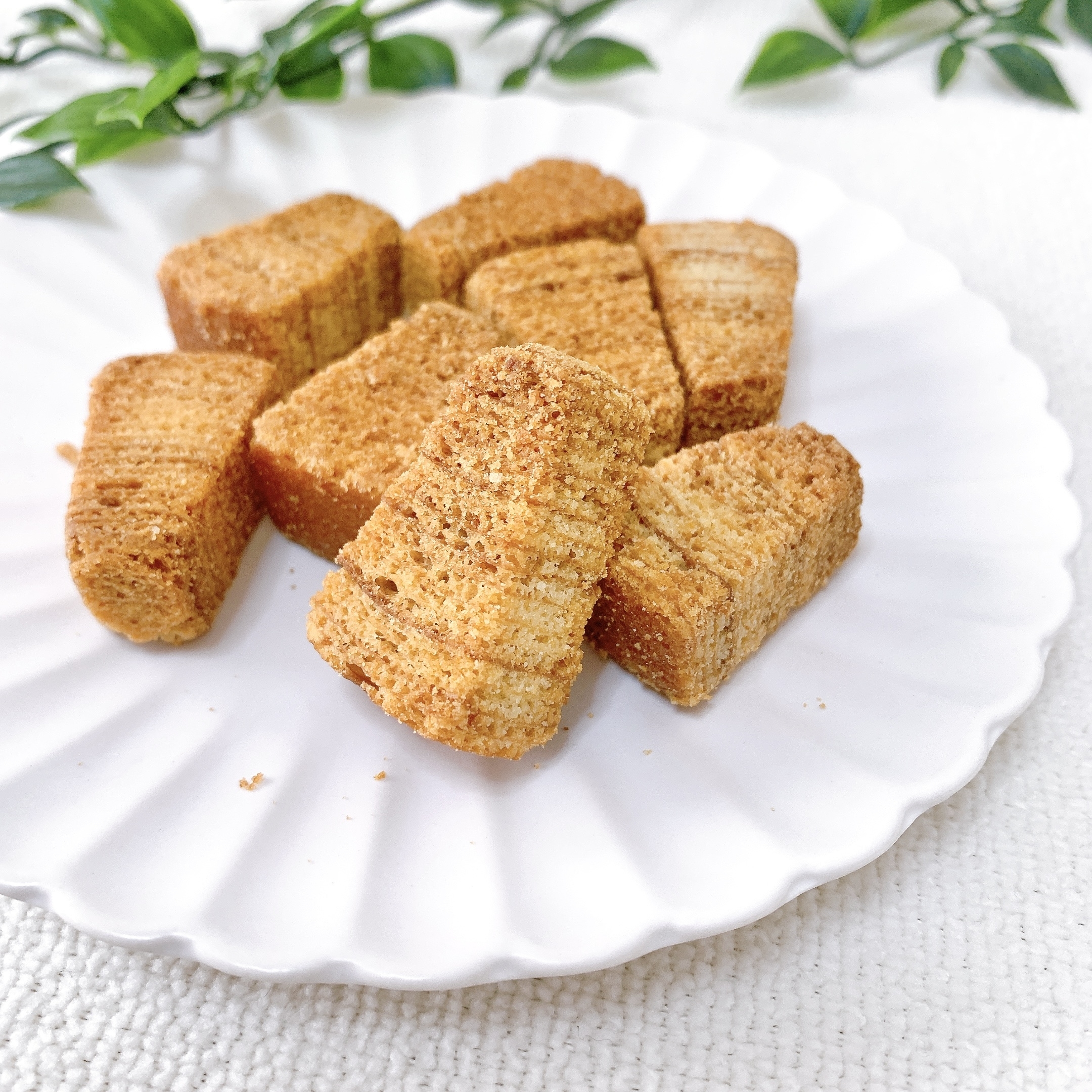 無印良品のおすすめのお菓子「バナナバウムのひとくちラスク」