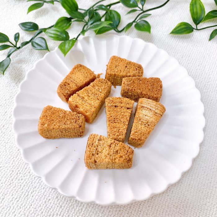 無印良品のおすすめのお菓子「バナナバウムのひとくちラスク」