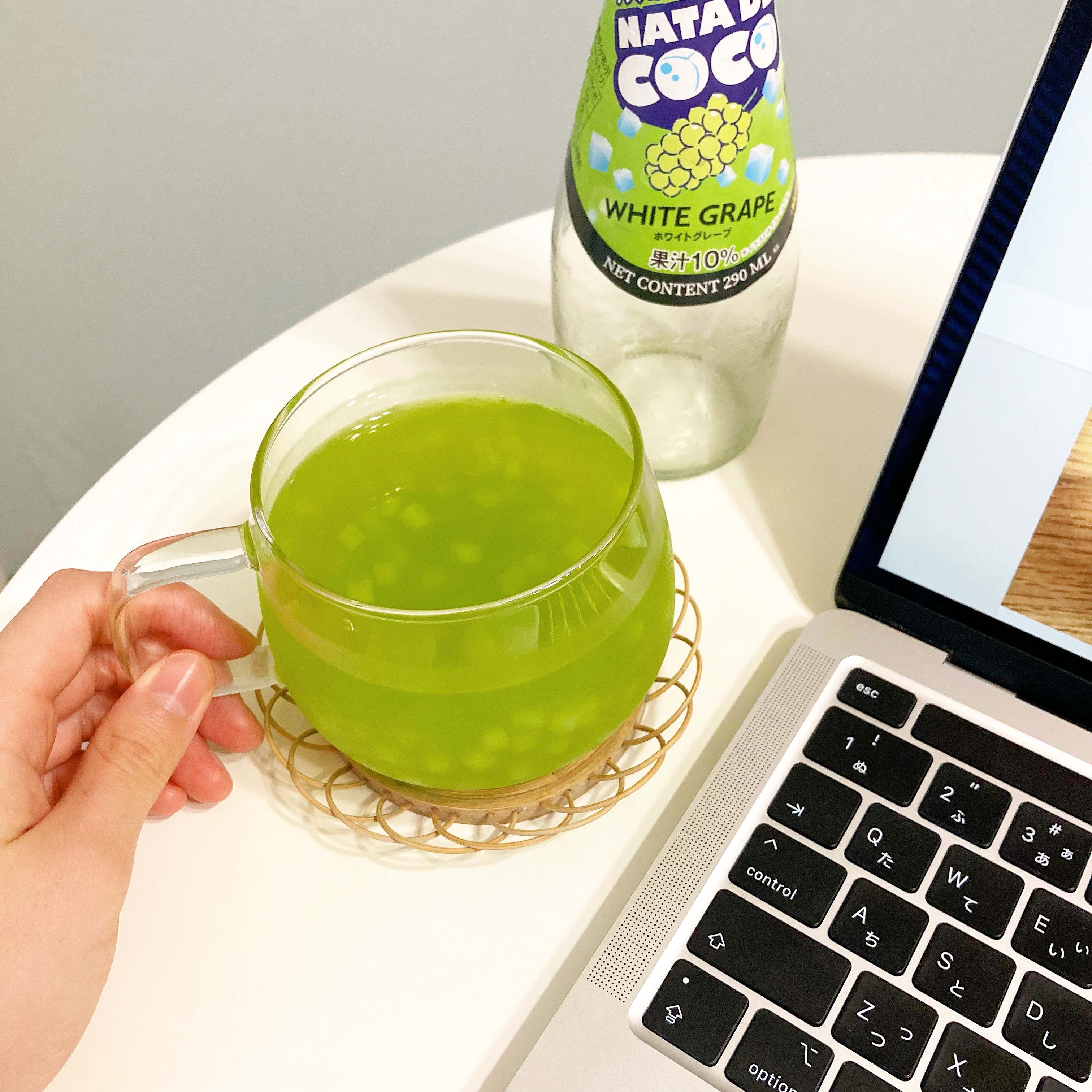 DAISO（ダイソー）で見つけたおすすめドリンク「ドウシシャ ナタデココ入りドリンク ホワイトグレープ 290ml」