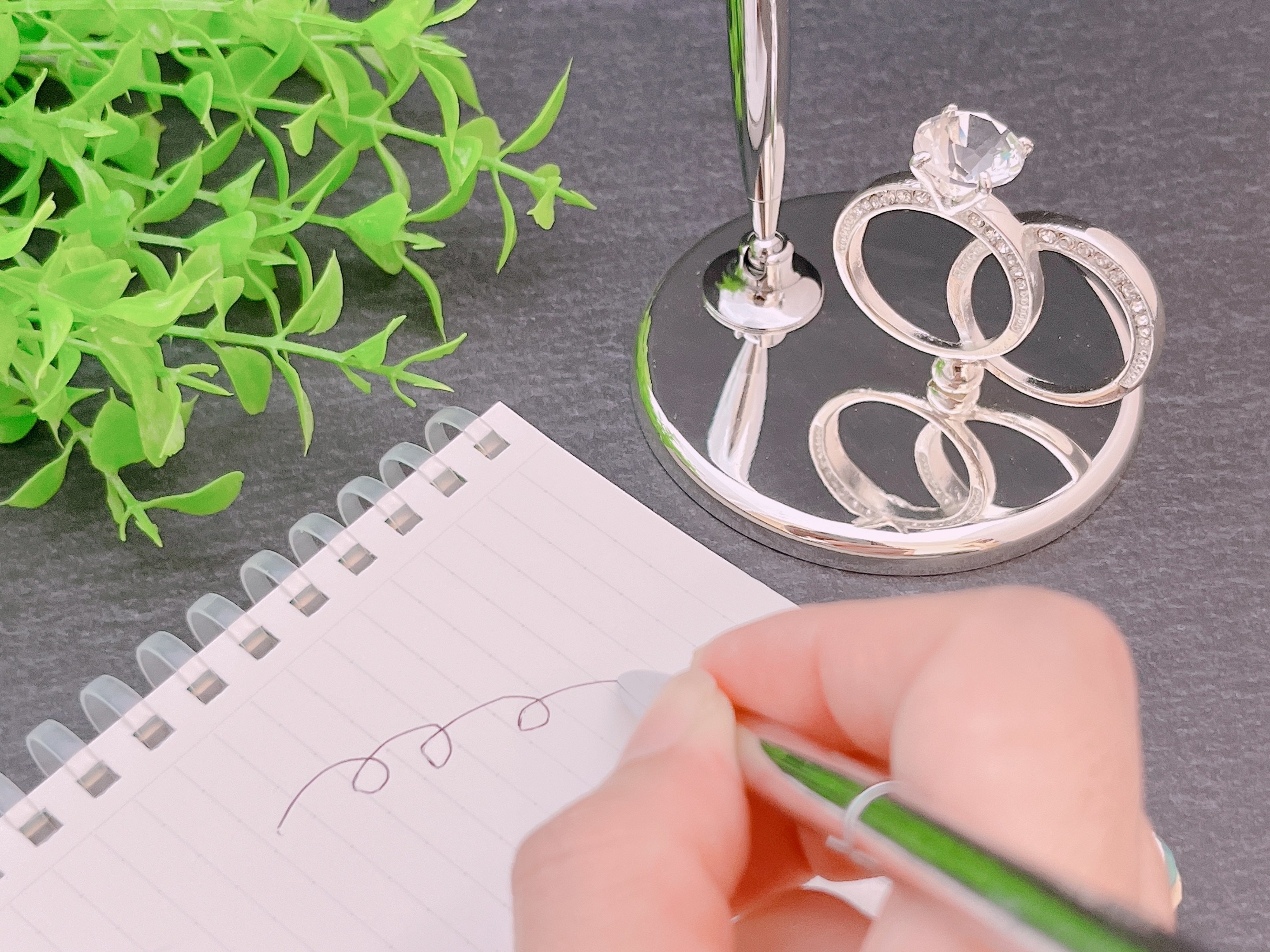 フランフランのオススメアイテム「サリー デスクペン リング」