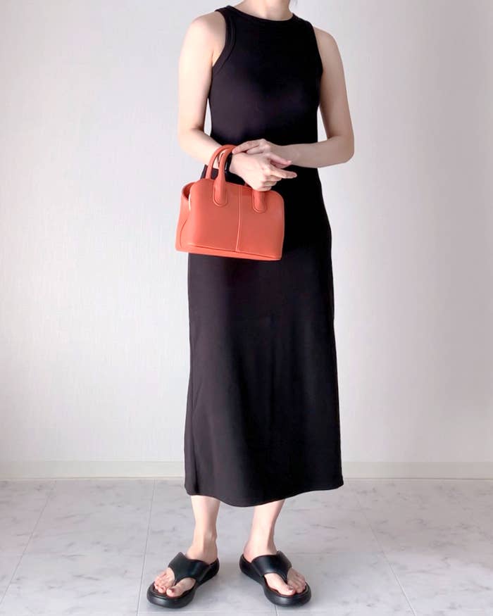 GU（ジーユー）のおしゃれワンピース「リブナローワンピース（ノースリーブ）」