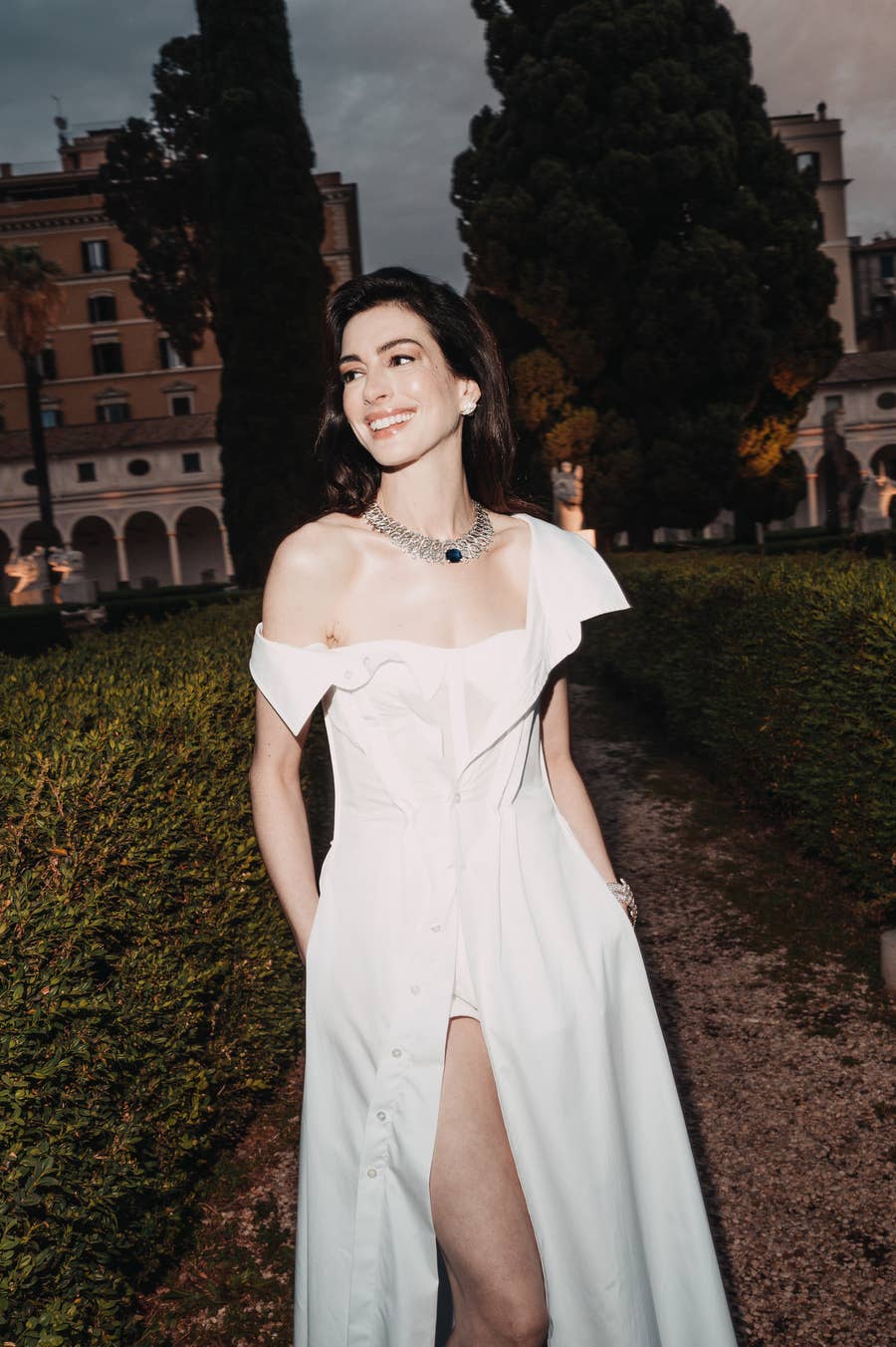Anne Hathaway Wears A Roman Holiday-Inspired Gap Dress