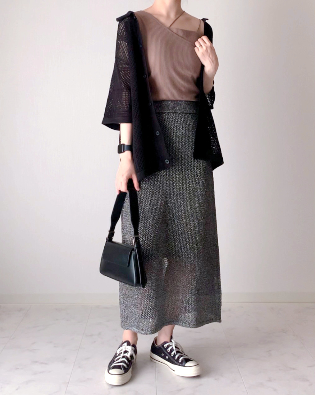 しまむらのおすすめファッションアイテム「メッシュラメナロースカート」のコーディネート