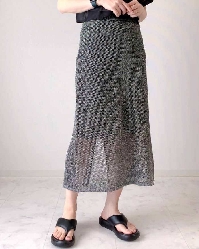 しまむらのおすすめファッションアイテム「メッシュラメナロースカート」