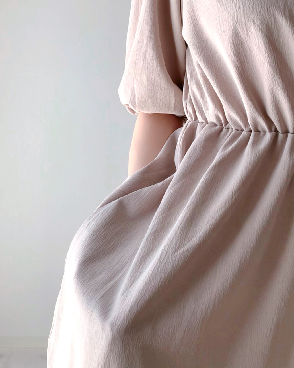 しまむらのおすすめファッションアイテム「ペプラムワンピース」