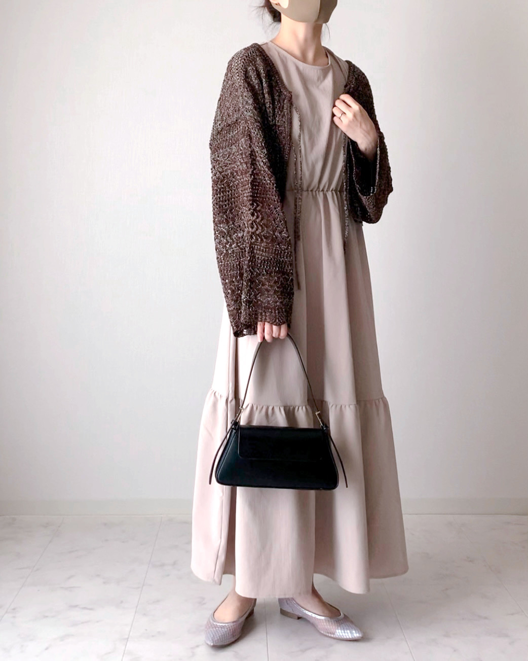 しまむらのおすすめファッションアイテム「ペプラムワンピース」のコーディネート