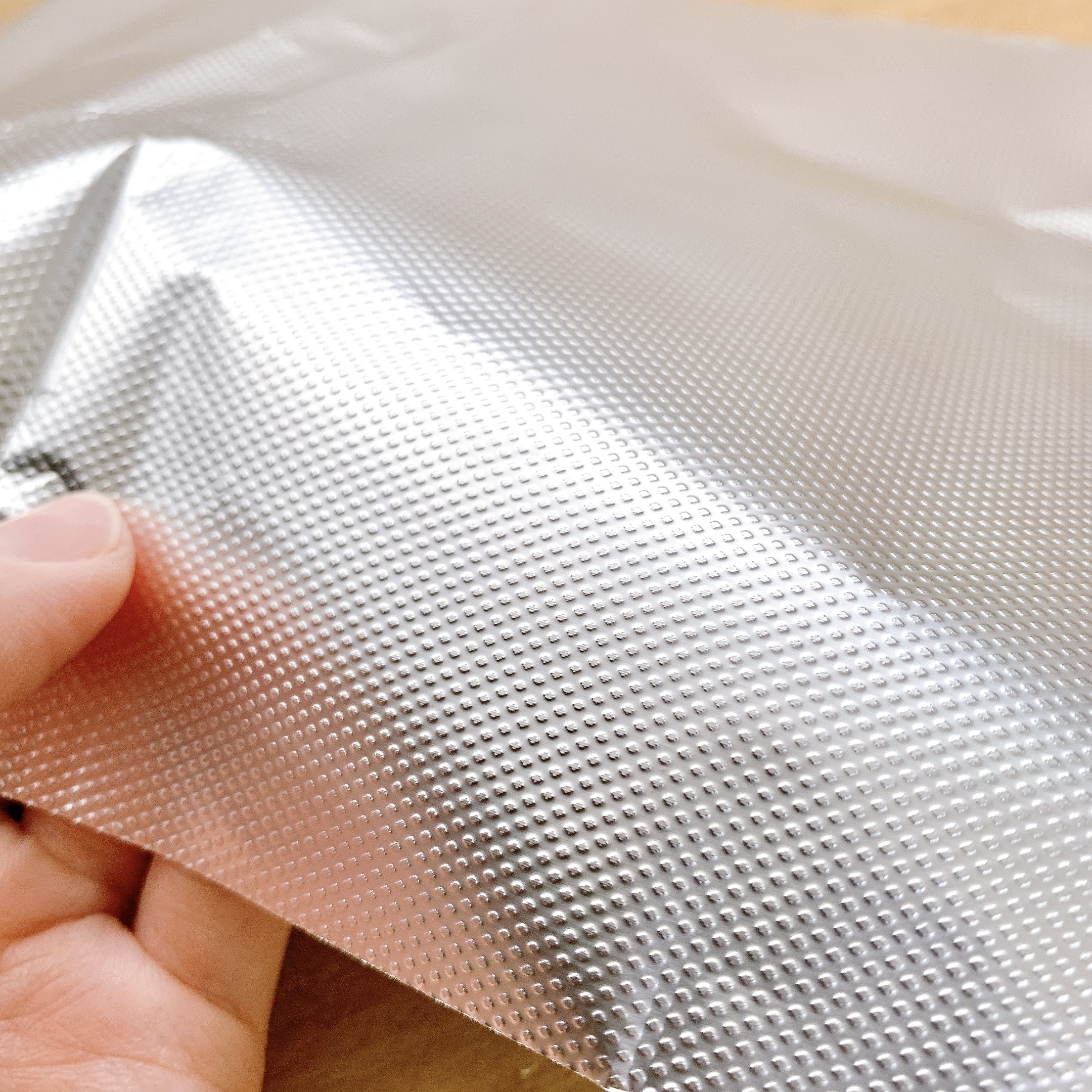 3COINS(スリーコインズ)のおすすめの便利グッズ「ティッシュ式アルミホイルシート(60枚入り)/KITINTO」