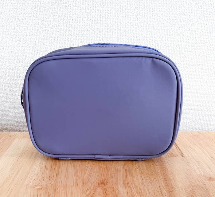 ワークマンのおすすめアイテム「あれこれまとまるスラッとポーチ」