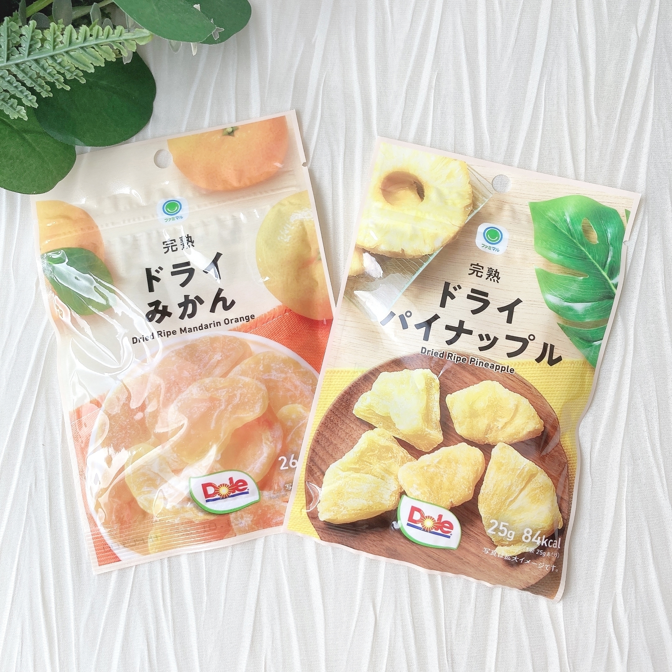 FamilyMart（ファミリーマート）のおすすめのお菓子「完熟ドライみかん」「完熟ドライパイナップル」