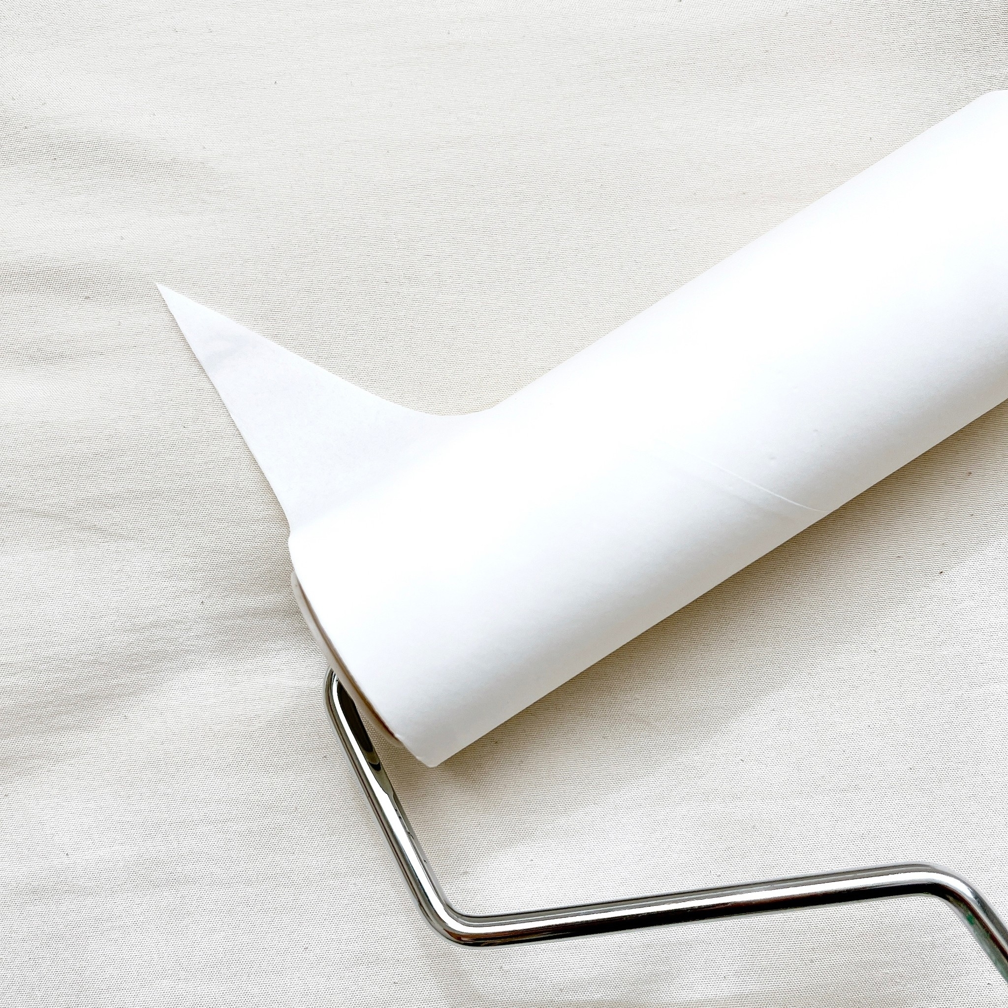 ニトリのおすすめお掃除グッズ「【デコホーム商品】ロング 伸縮カーペットクリーナー（MO PL4）」