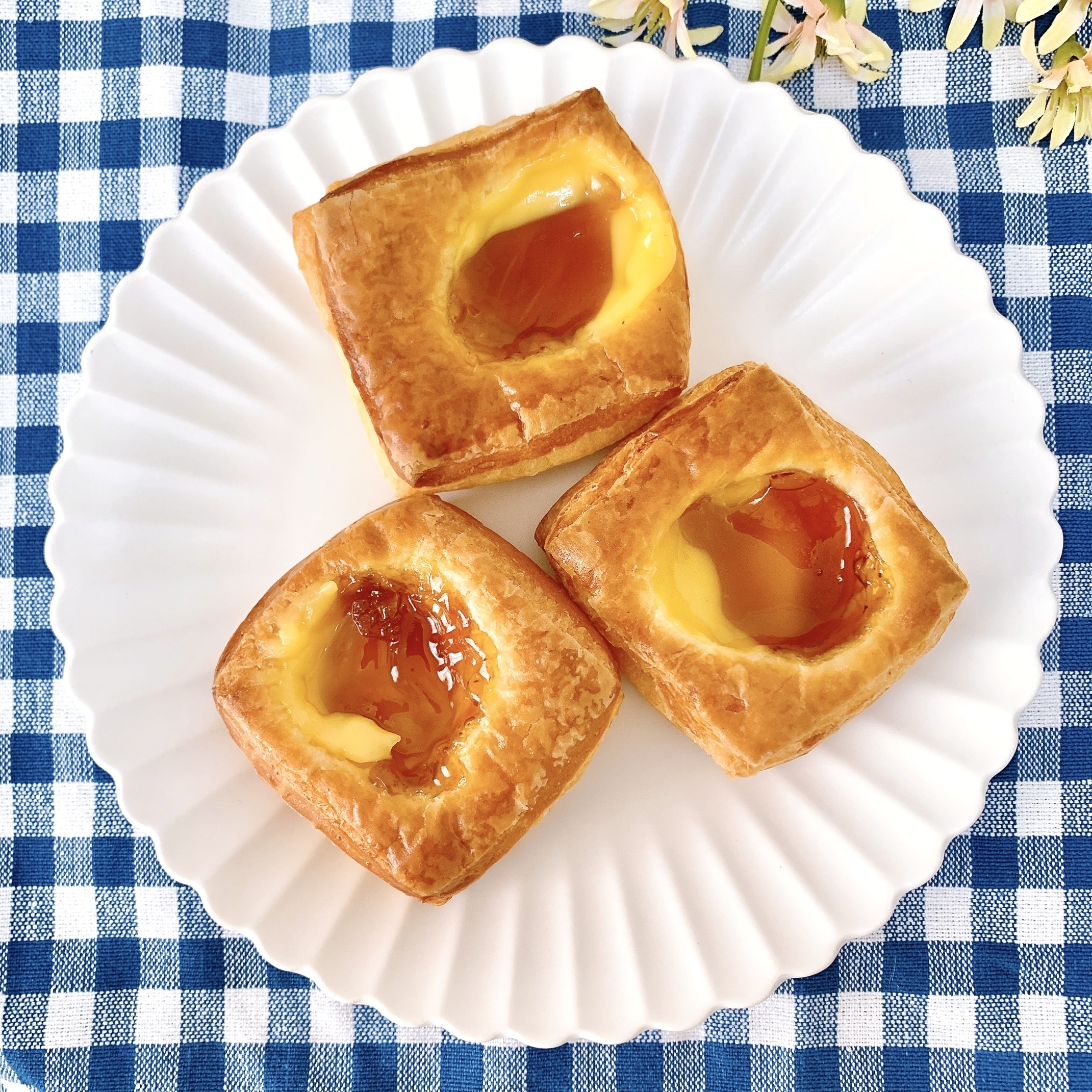 FamilyMart（ファミリーマート）のおすすめの菓子パン「プリン風味のカスタードデニッシュ3個入」