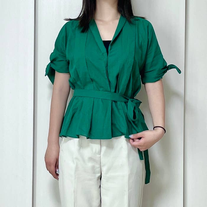 ZARA（ザラ）の「ZW COLLECTION ベルト プリーツ シャツ」