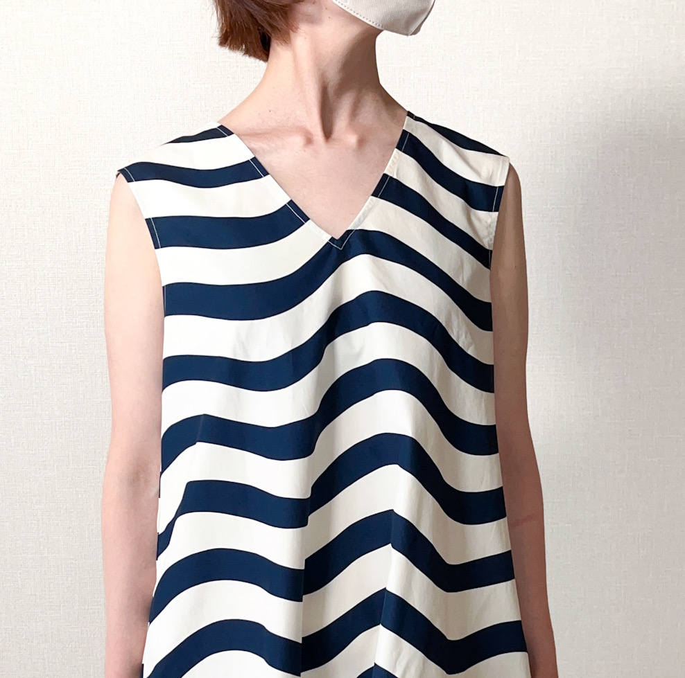 UNIQLO(ユニクロ)のおすすめファッションアイテム「Vネックフレアワンピース(ノースリーブ)」