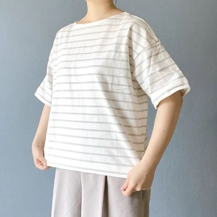 無印良品のおすすめファッションアイテム「婦人 ボーダーボートネック半袖Tシャツ」