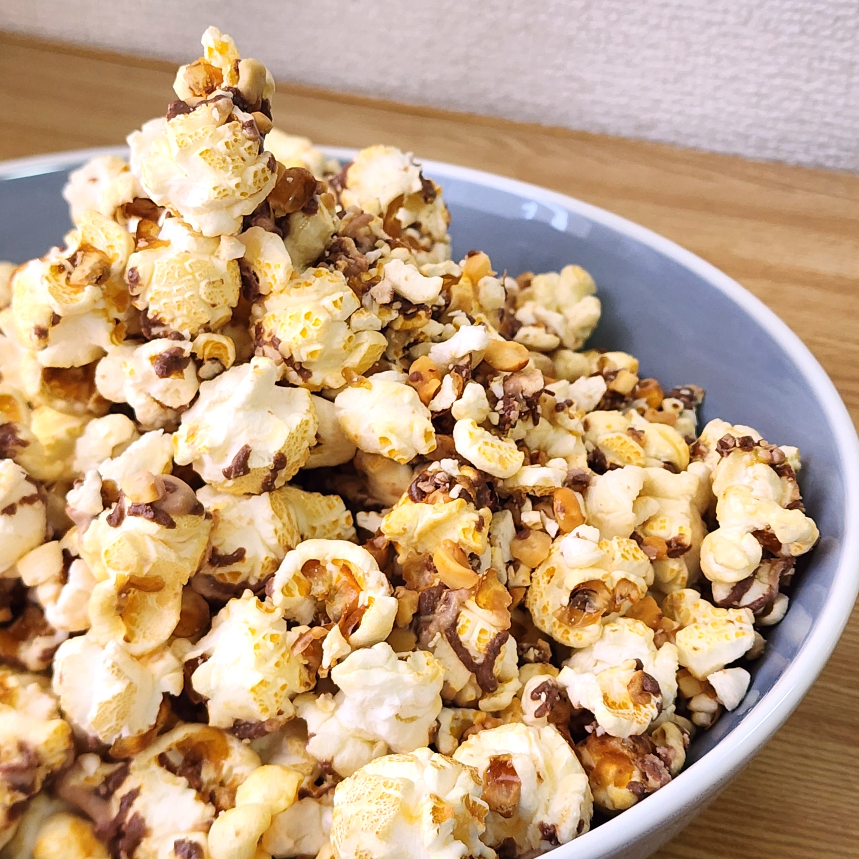 ドン・キホーテのおすすめお菓子「キャンディポップコーン スニッカーズ」