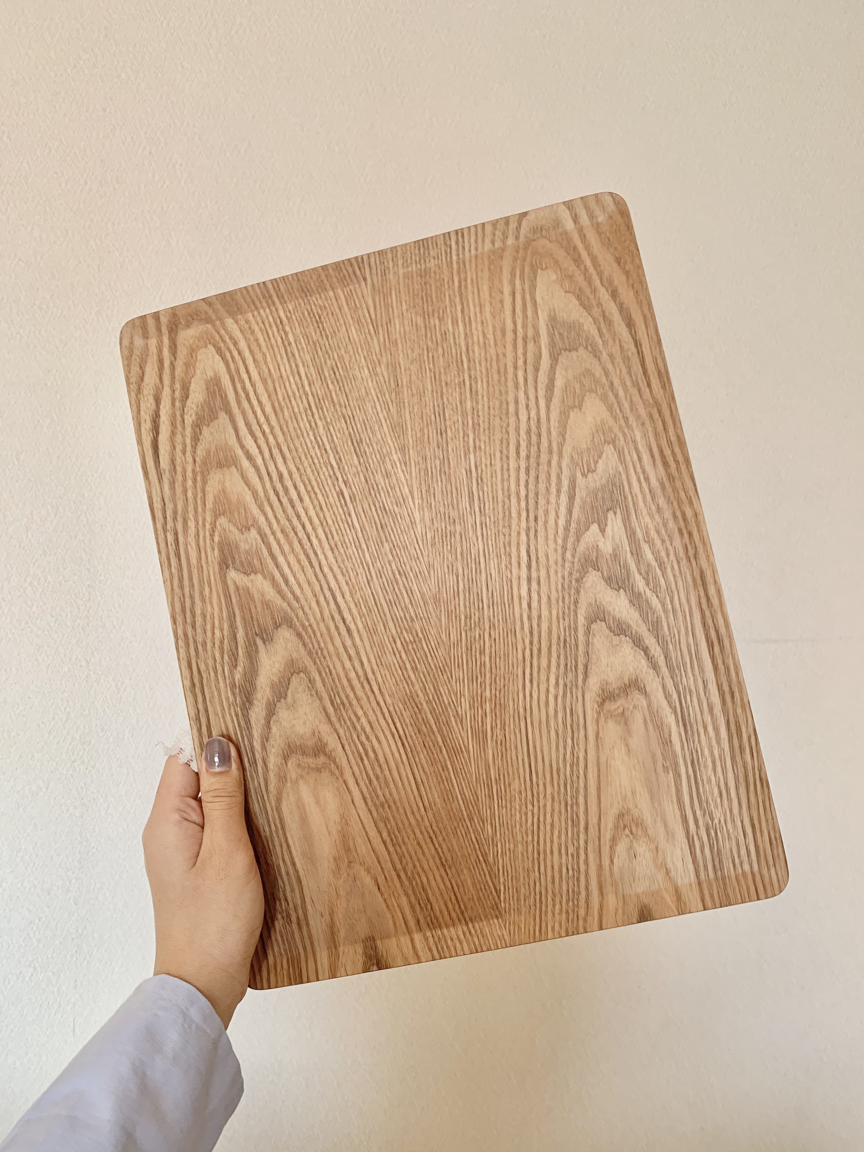 ニトリのオススメグッズ「すべりにくい木製トレー」