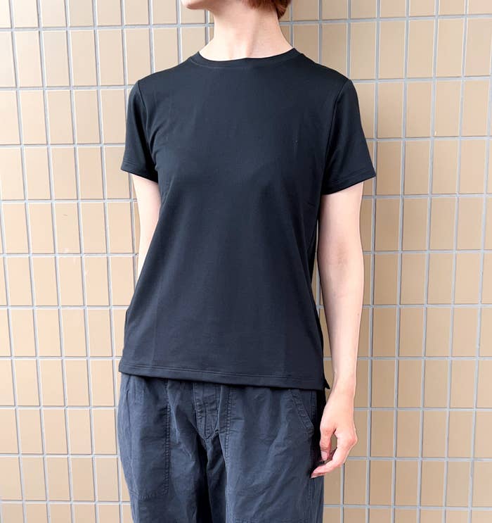 UNIQLO(ユニクロ)のおすすめファッションアイテム「エアリズムメッシュクルーネックTシャツ(半袖)」