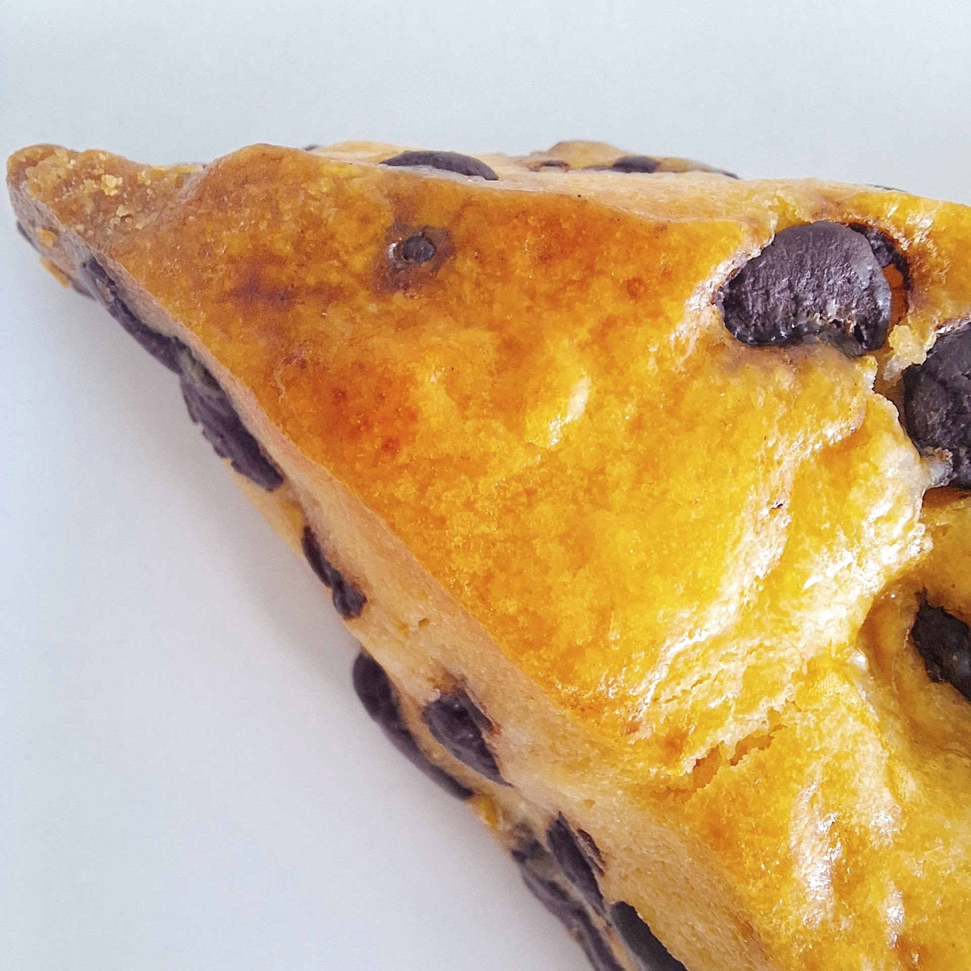 ローソンのおすすめスイーツ「ごろごろチョコチップスコーン 1個入」