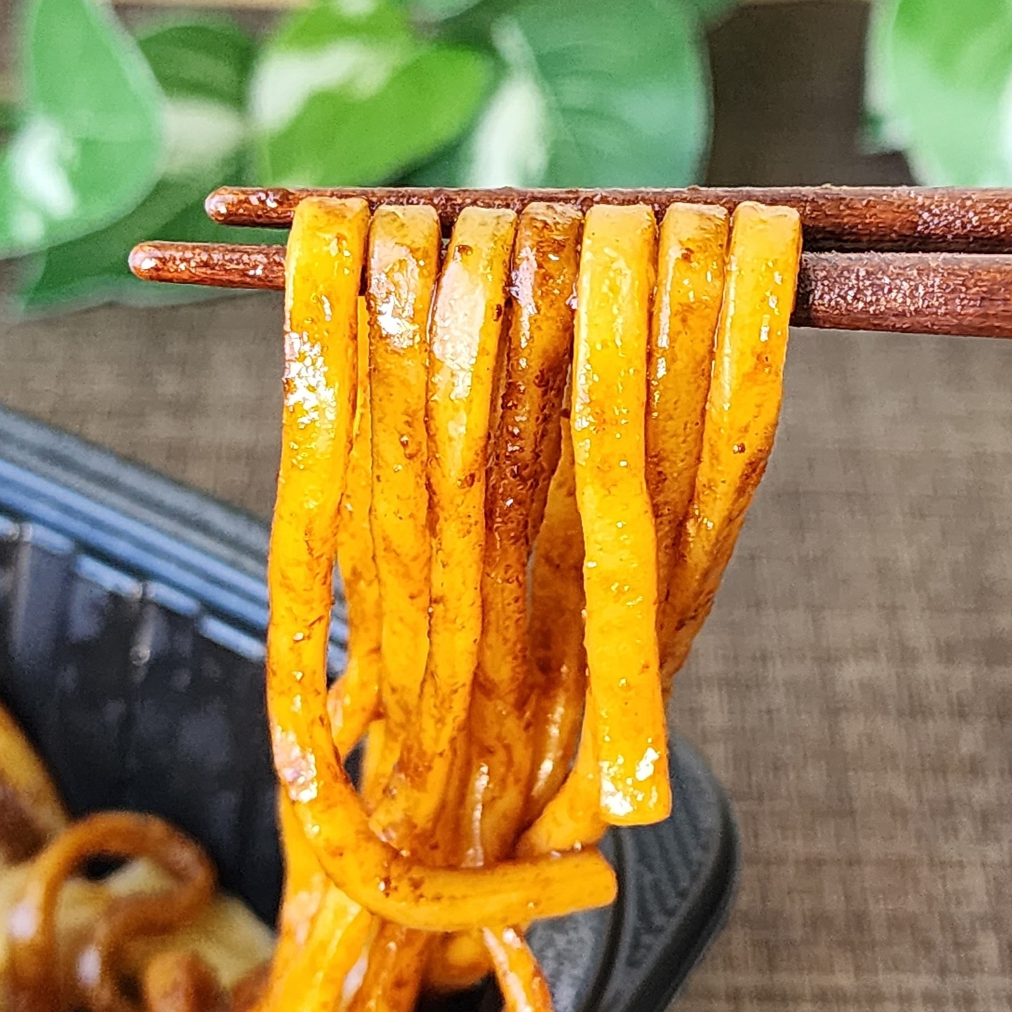 FamilyMart（ファミリーマート）の本格食品「特製ダブルソースのもっちり太麺焼きそば」