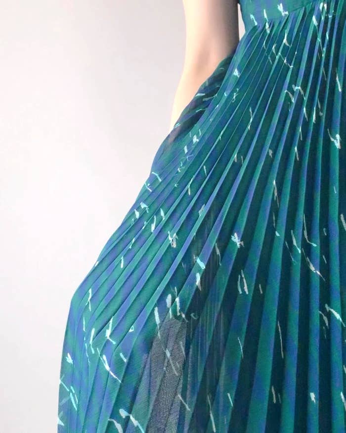 UNIQLO(ユニクロ)のおすすめファッションアイテム「プリーツキャミソールワンピース(ジオメトリック)」