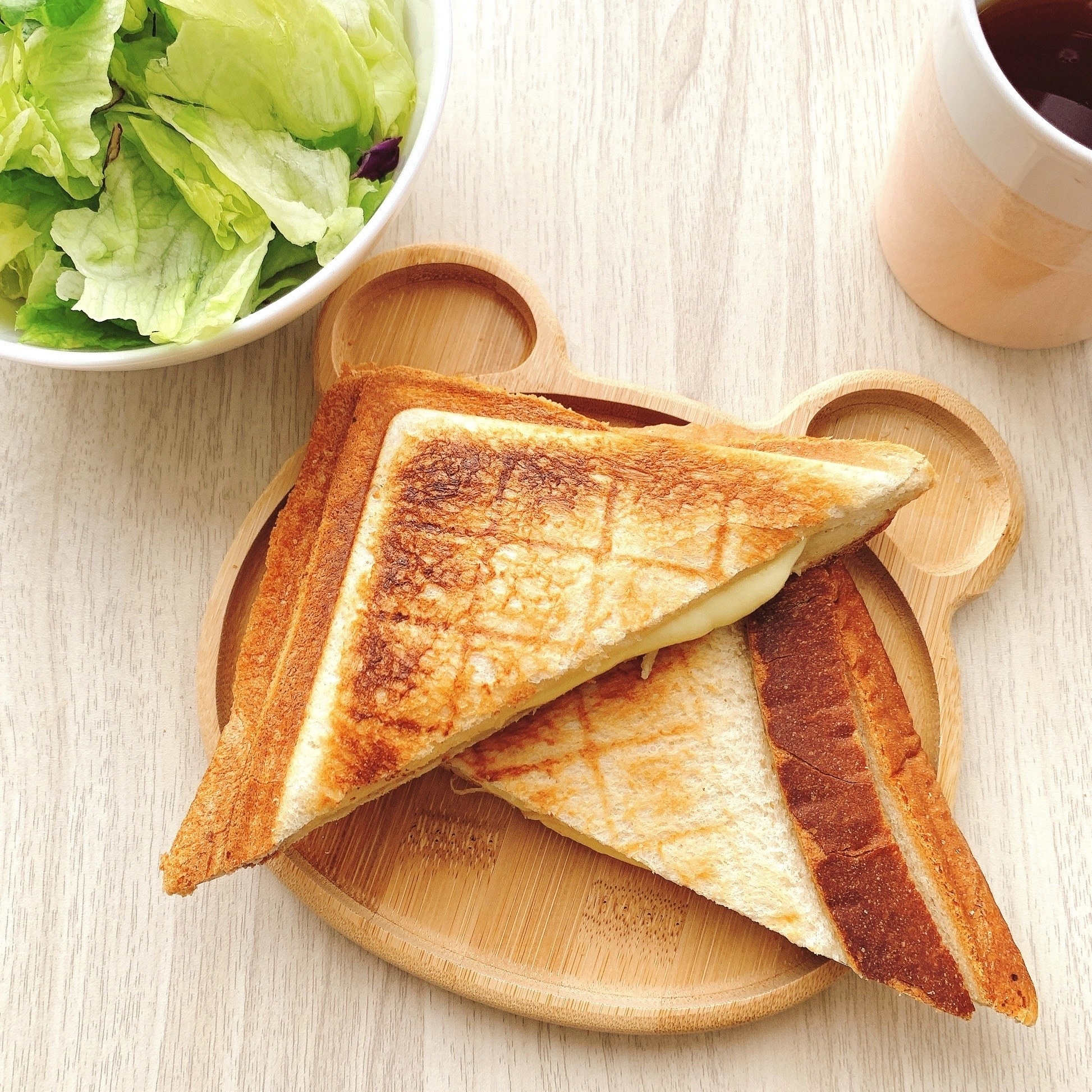 DAISO(ダイソー)のおすすめアイテム「アニマルプレート(クマ)」