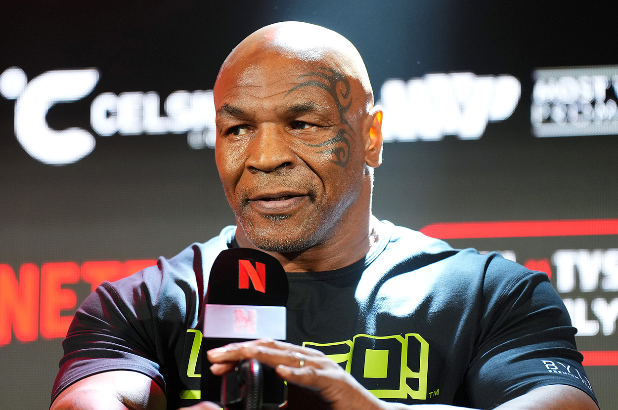 Mike Tyson Reportedly Suffers Medical Incident on Flight, Rep Says He’s ...