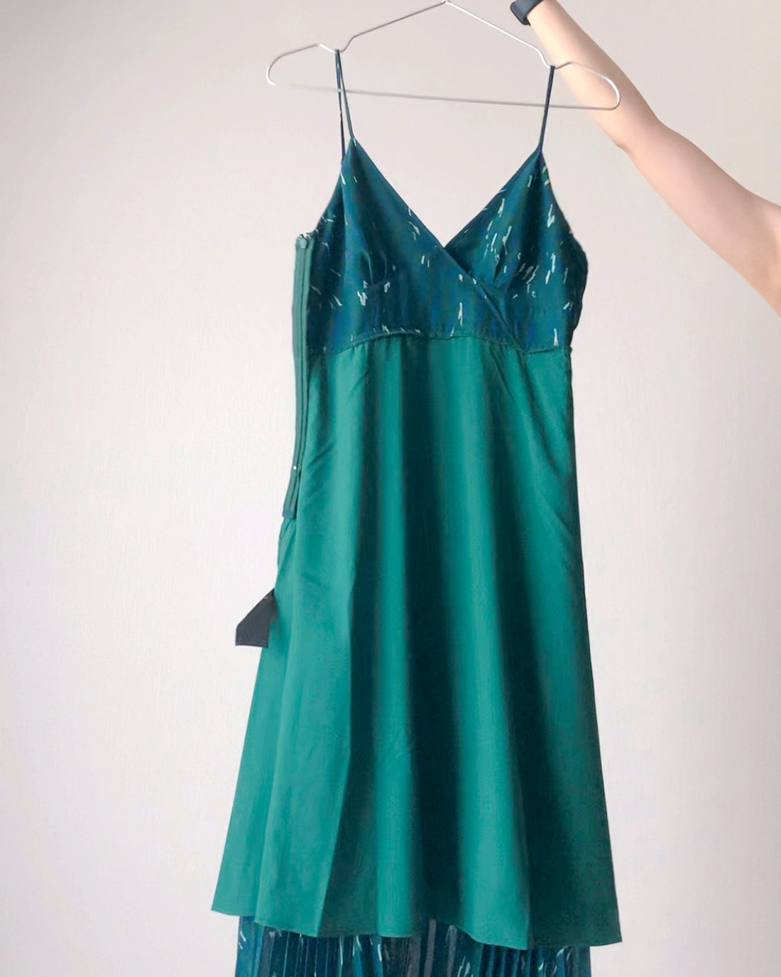 UNIQLO（ユニクロ）のおすすめファッションアイテム「プリーツキャミソールワンピース（ジオメトリック）」