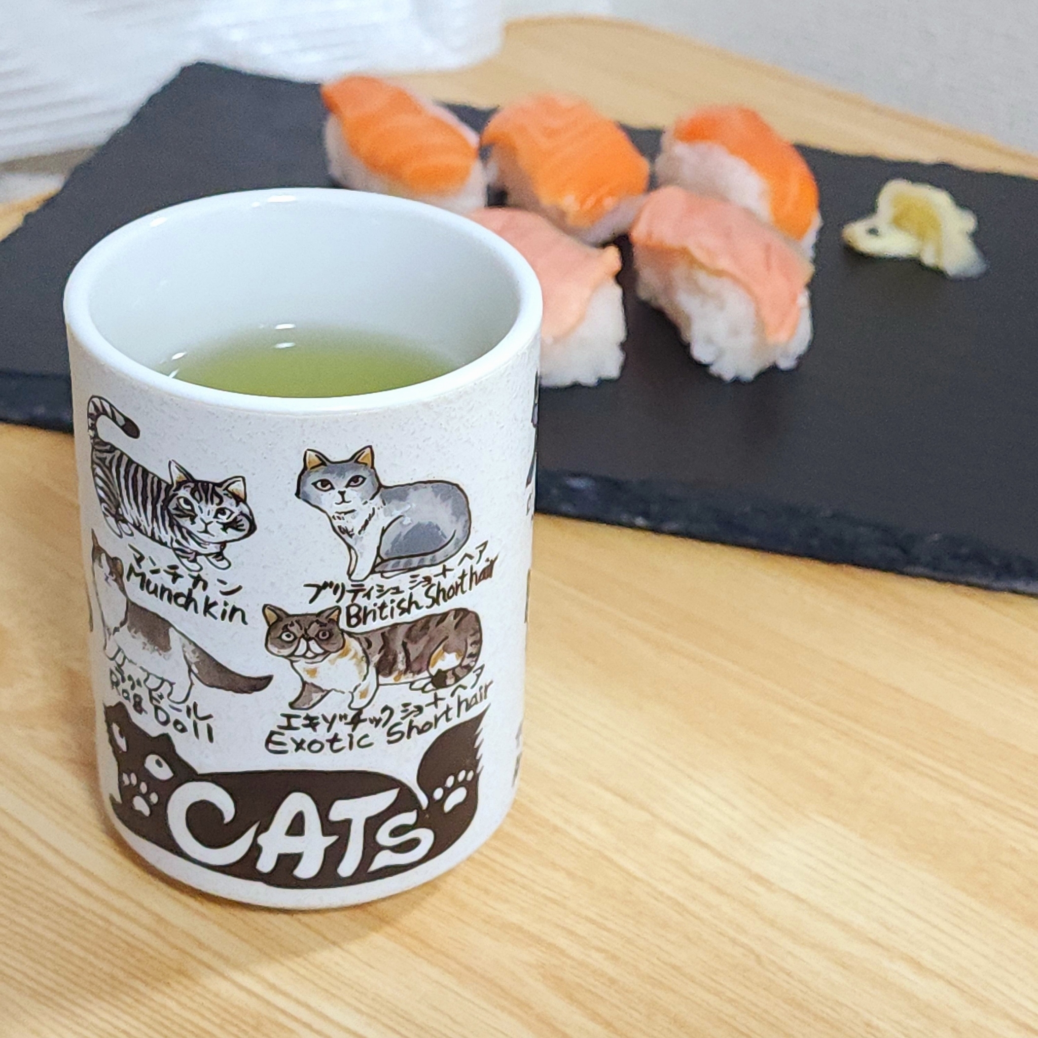 ニトリのおすすめグッズ「【デコホーム商品】寿司湯のみ（ネコメイカン）」