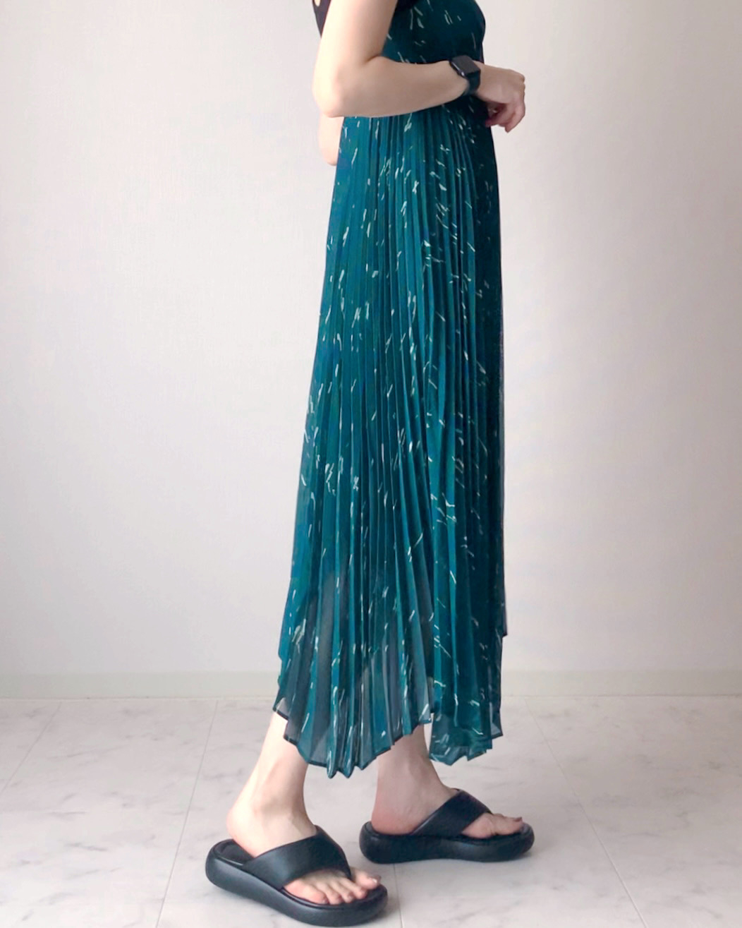 UNIQLO（ユニクロ）のおすすめファッションアイテム「プリーツキャミソールワンピース（ジオメトリック）」