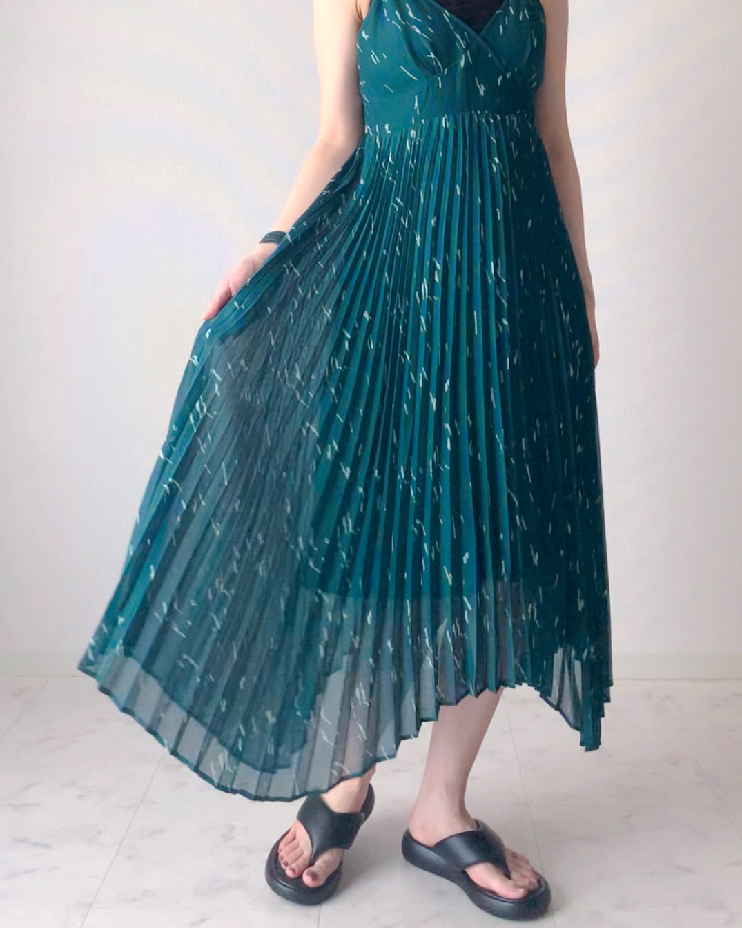 UNIQLO（ユニクロ）のおすすめファッションアイテム「プリーツキャミソールワンピース（ジオメトリック）」