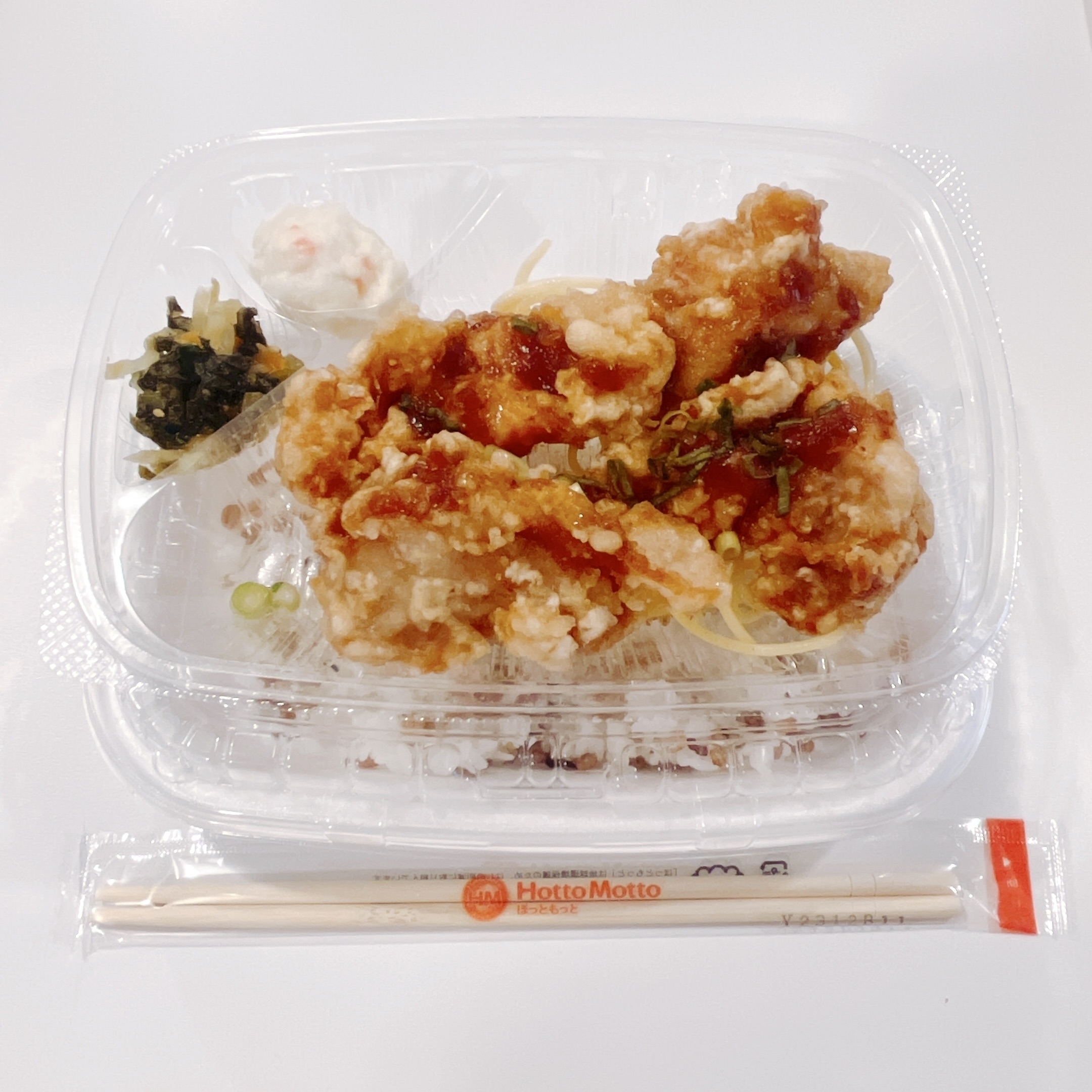 ほっともっとのオススメの弁当「絶品旨ダレ! 4コ入り油淋鶏弁当」
