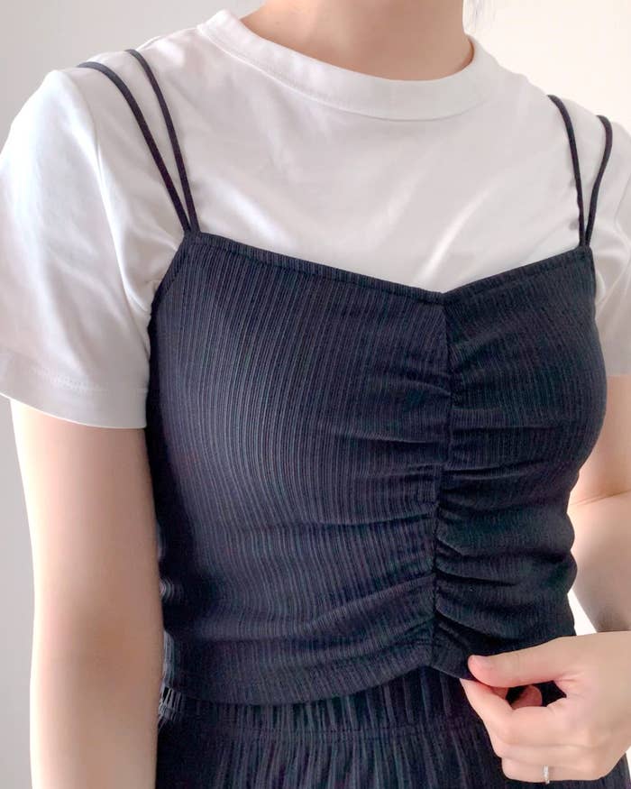 GU（ジーユー）のおすすめファッションアイテム「リブフロントギャザーキャミソール（セットアップ可能）」