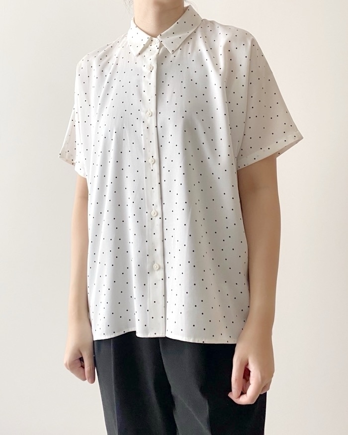 UNIQLO（ユニクロ）のおすすめファッションアイテム「レーヨンプリントブラウス（半袖）」