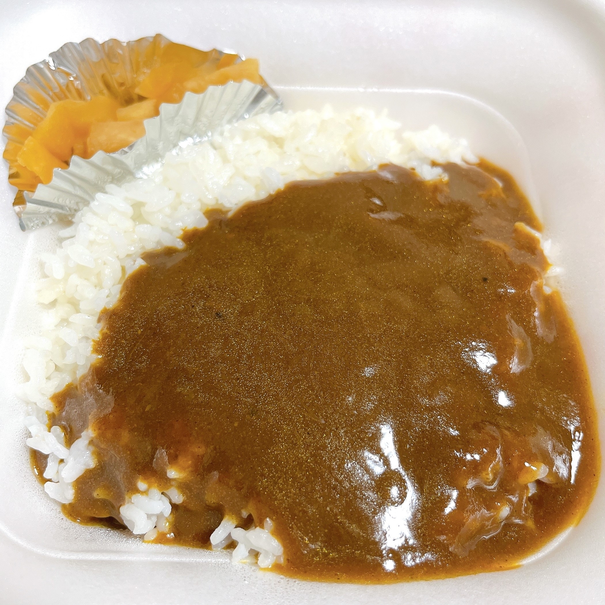 かつやのオススメの弁当「フル盛りプレート弁当」