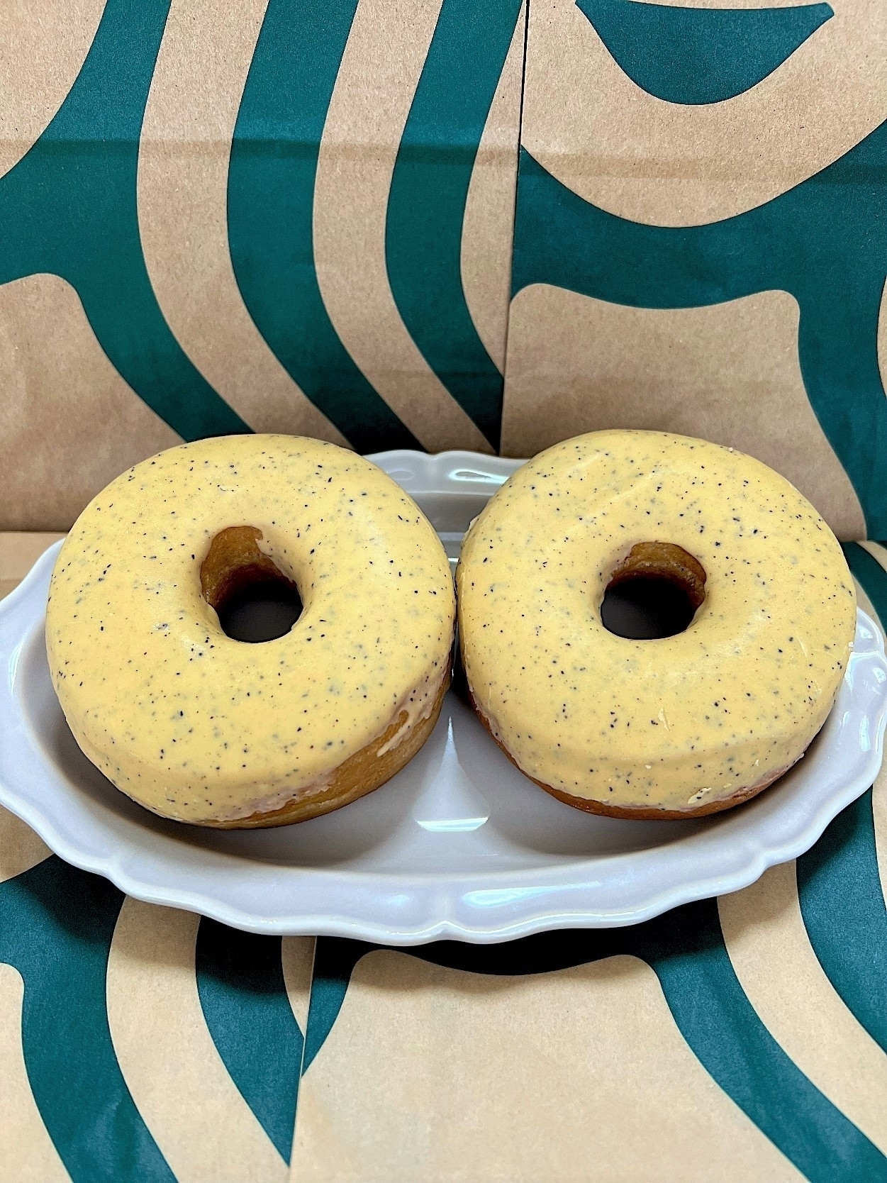 スタバのオススメのスイーツ「アールグレイミルククリームドーナツ」