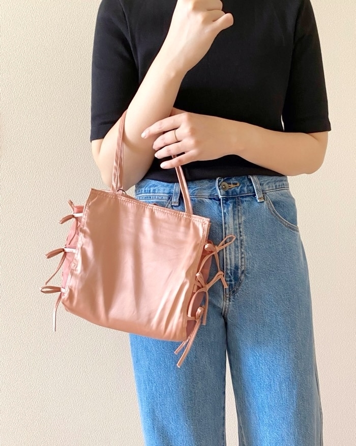 ZARA(ザラ)のおすすめファッションアイテム「リボン サテン トートバッグ」