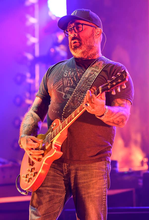 Aaron Lewis onstage
