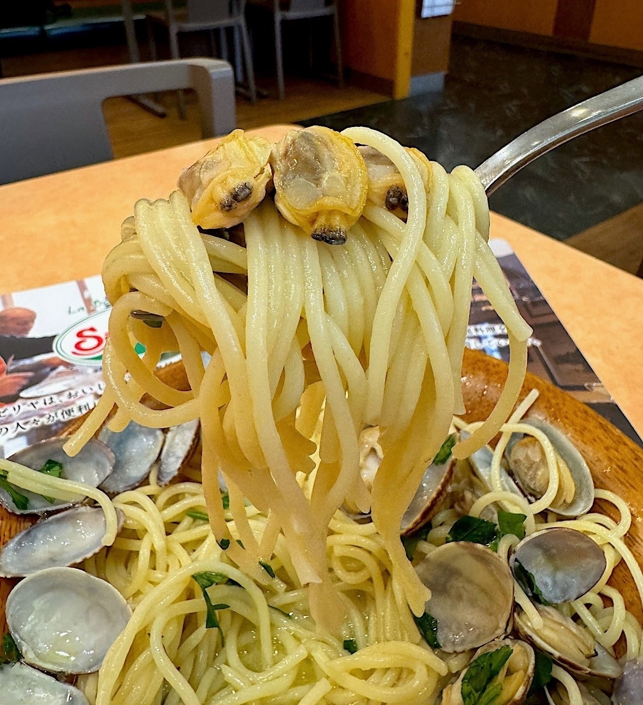 サイゼリヤのおすすめパスタ「スープ入り塩味ボンゴレ」