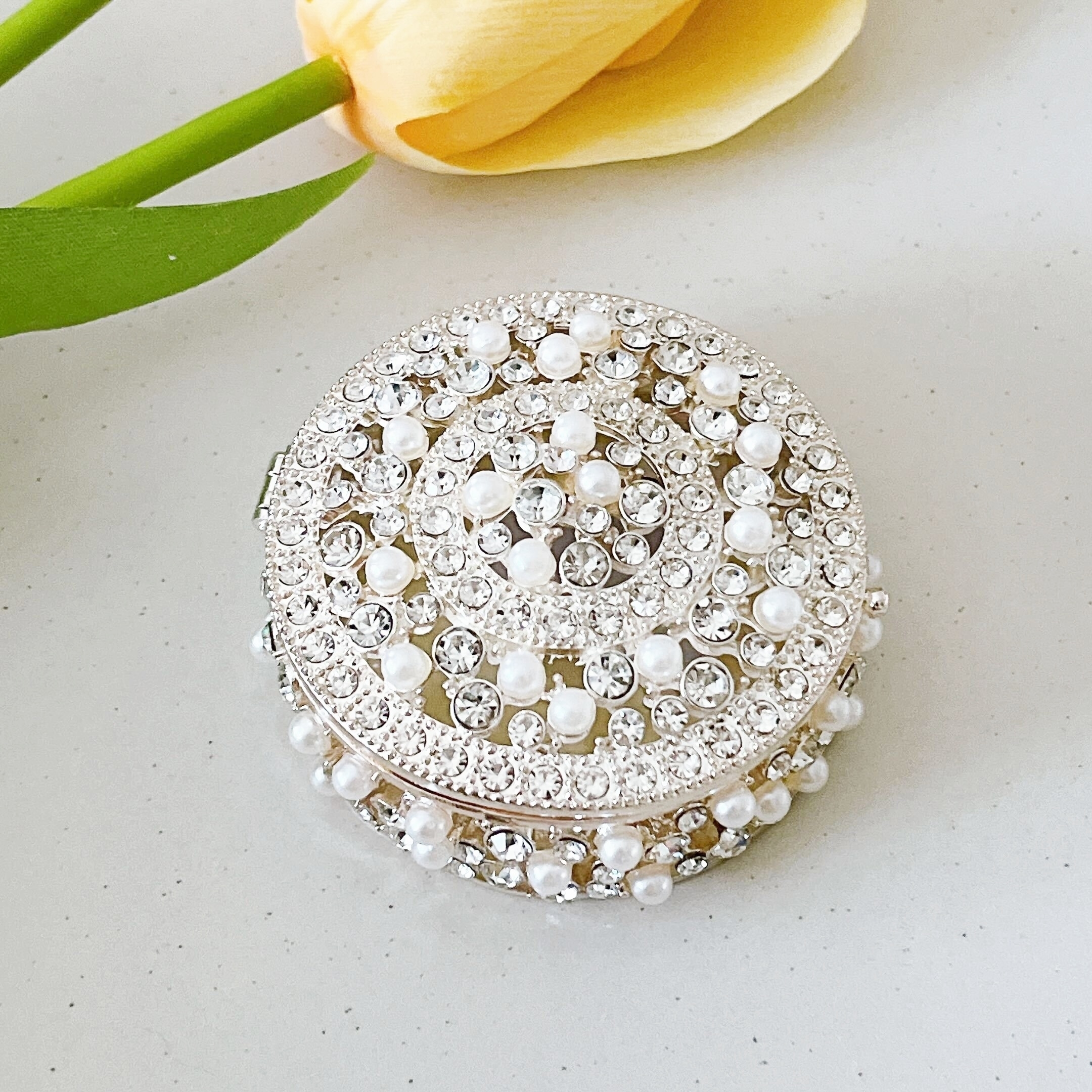 フランフランのオススメのグッズ「サリー グリッター ケース ホワイト」