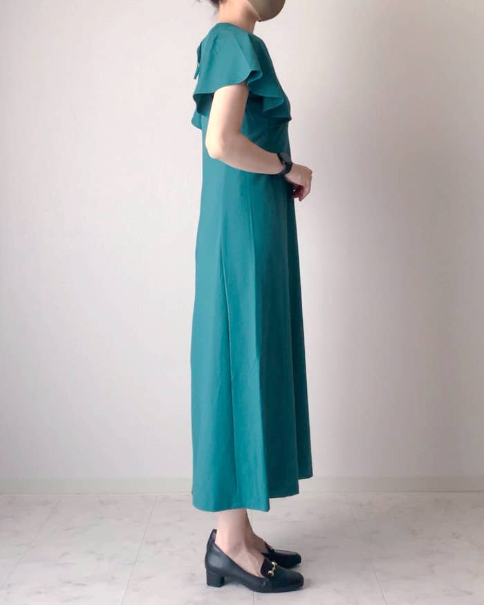 GU（ジーユー）のおすすめファッションアイテム「バックオープンワンピース（半袖）Z+E」