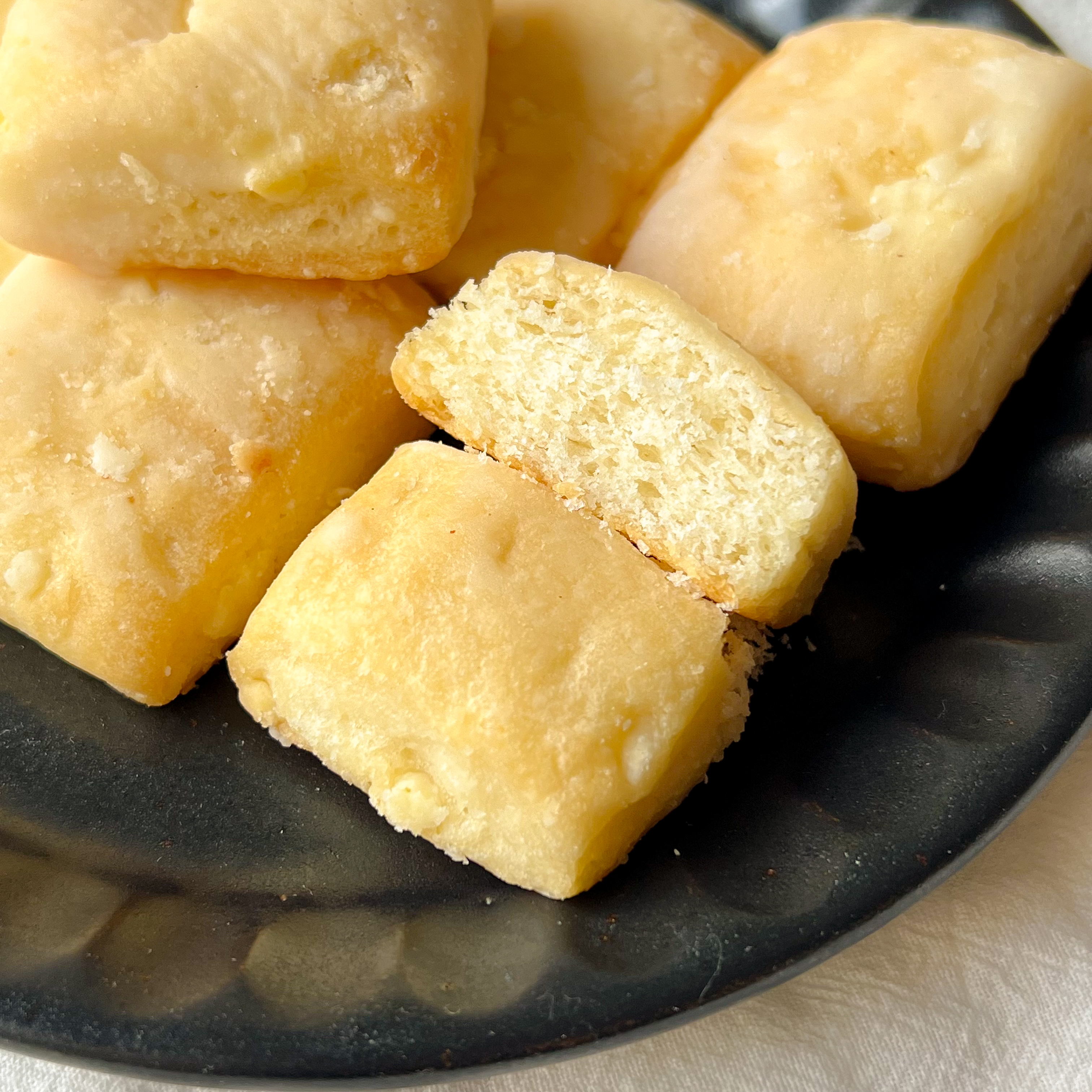 FamilyMart(ファミリーマート)のおすすめスイーツ「生スコーン(レモン)」