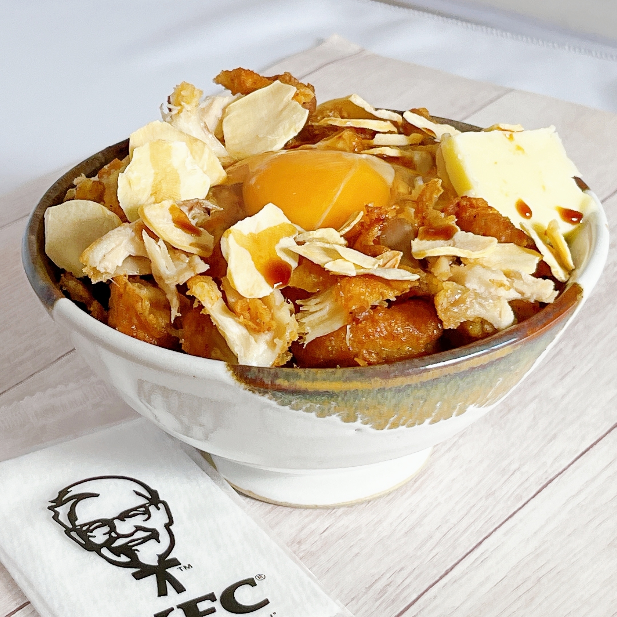 KFC(ケンタッキー・フライド・チキン)のアレンジレシピ「ガーリックTKG」