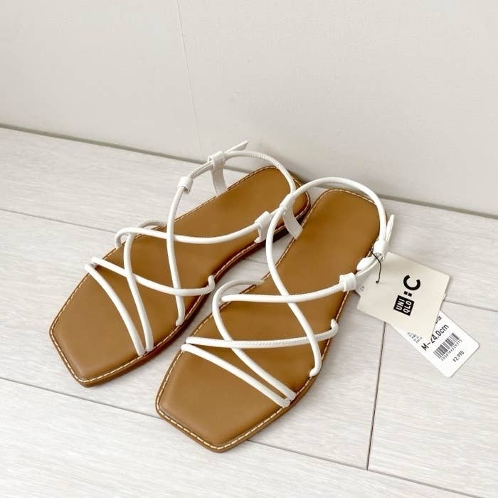 UNIQLO（ユニクロ）のおすすめファッションアイテム「ナローストラップサンダル」