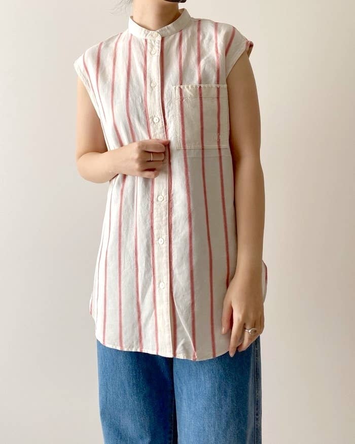 ユニクロのおすすめファッションアイテム「リネンブレンドロングシャツ（ノースリーブ）」