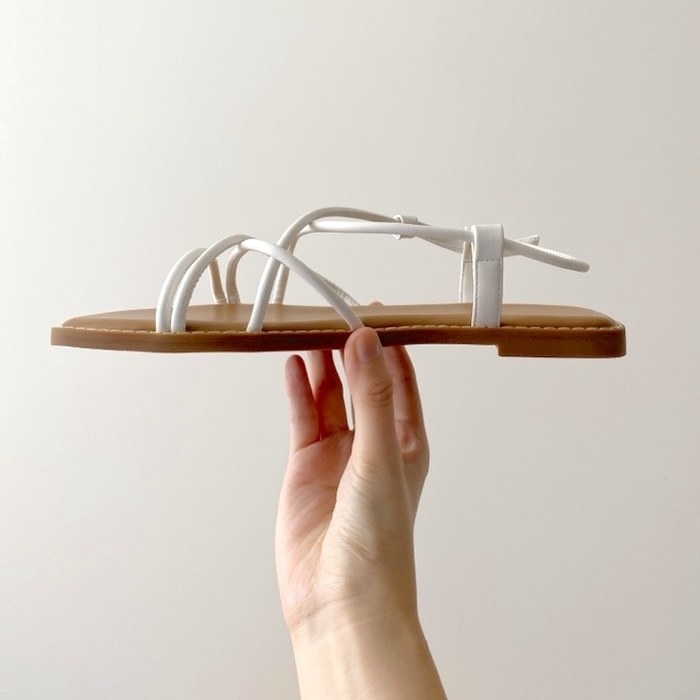 UNIQLO（ユニクロ）のおすすめファッションアイテム「ナローストラップサンダル」