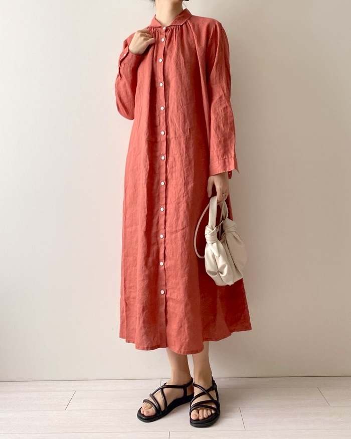 無印良品のおすすめファッションアイテム「婦人 リネン 洗いざらし長袖シャツワンピース」