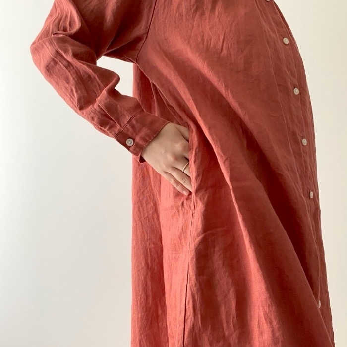 無印良品のおすすめファッションアイテム「婦人 リネン 洗いざらし長袖シャツワンピース」