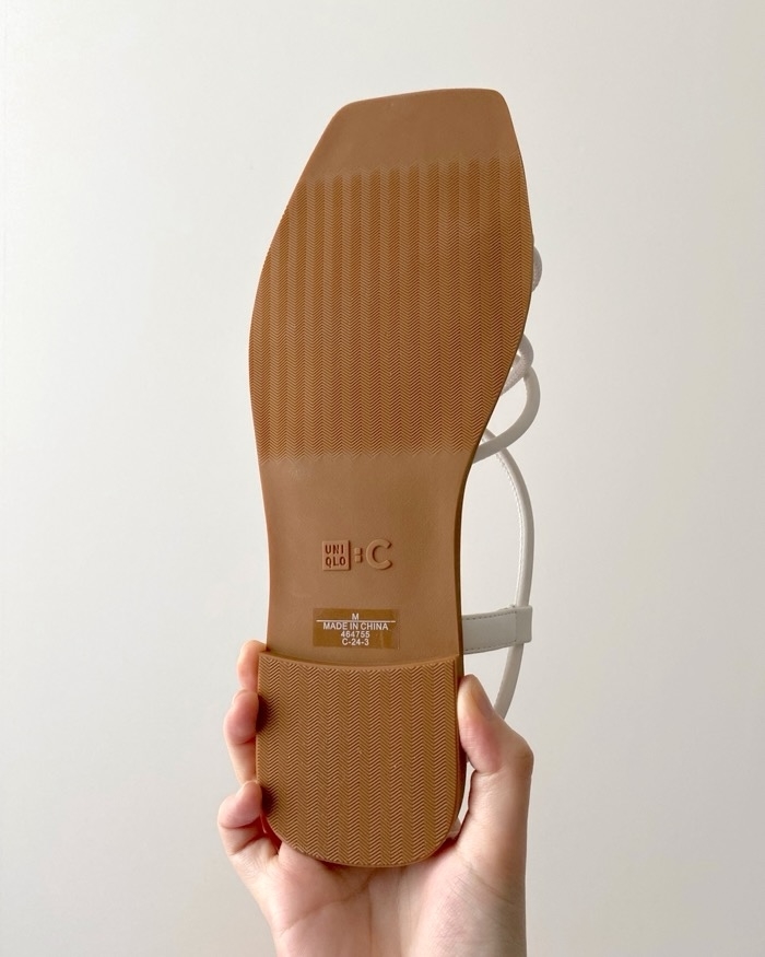 UNIQLO（ユニクロ）のおすすめファッションアイテム「ナローストラップサンダル」